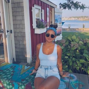 Meet your Posher, Mia